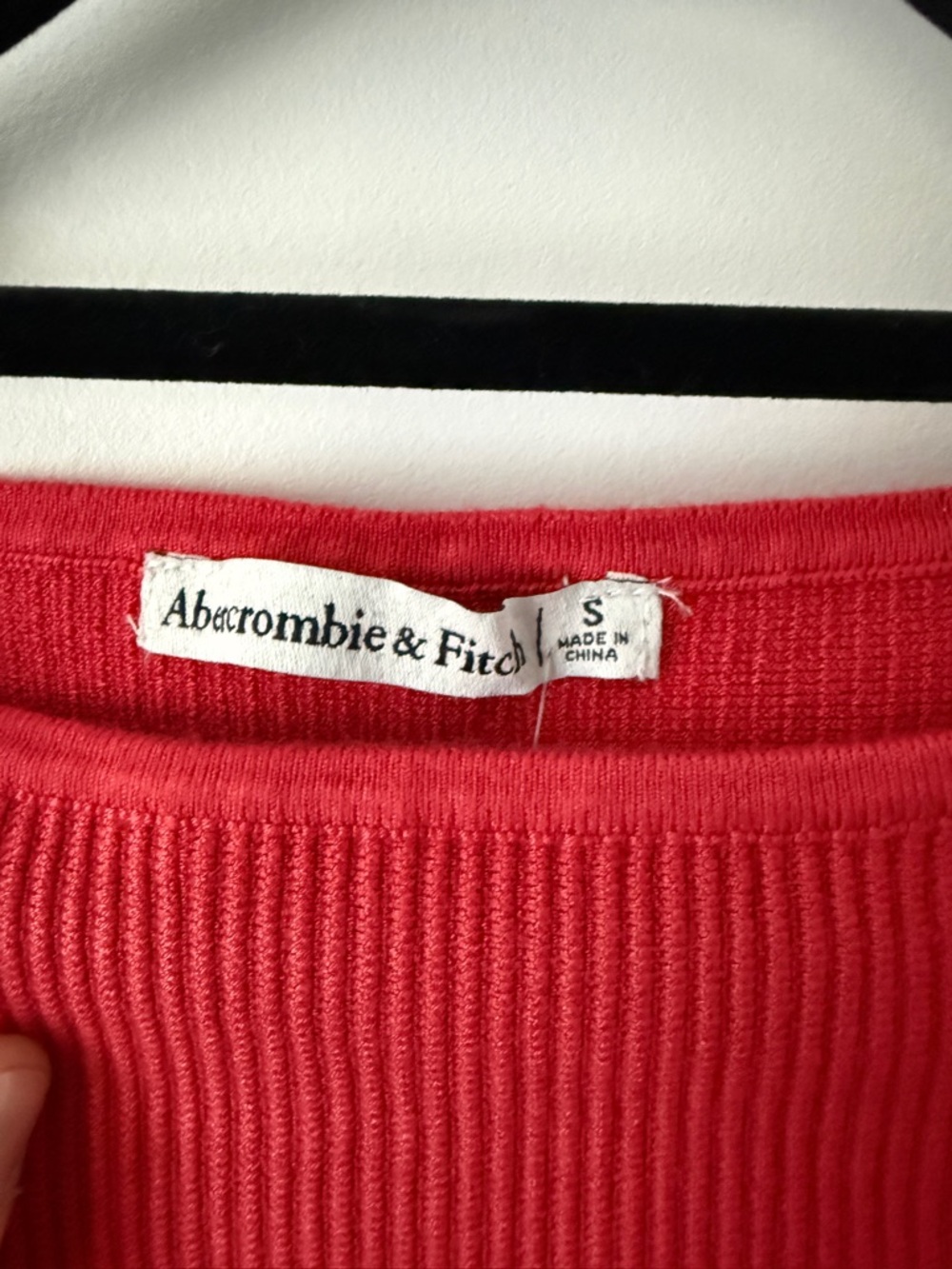 Abercrombie & Fitch Red ottoman slash tank top NWT - Picture 2 of 5